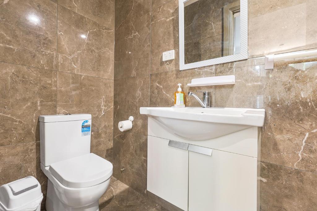 
Mixed 6 Beds Room (Ensuite Bathroom)
