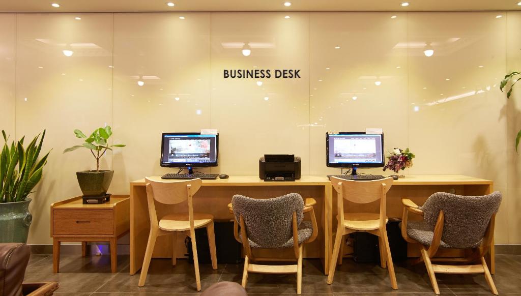 TV a/nebo společenská místnost v ubytování Hotel Skypark Myeongdong 2