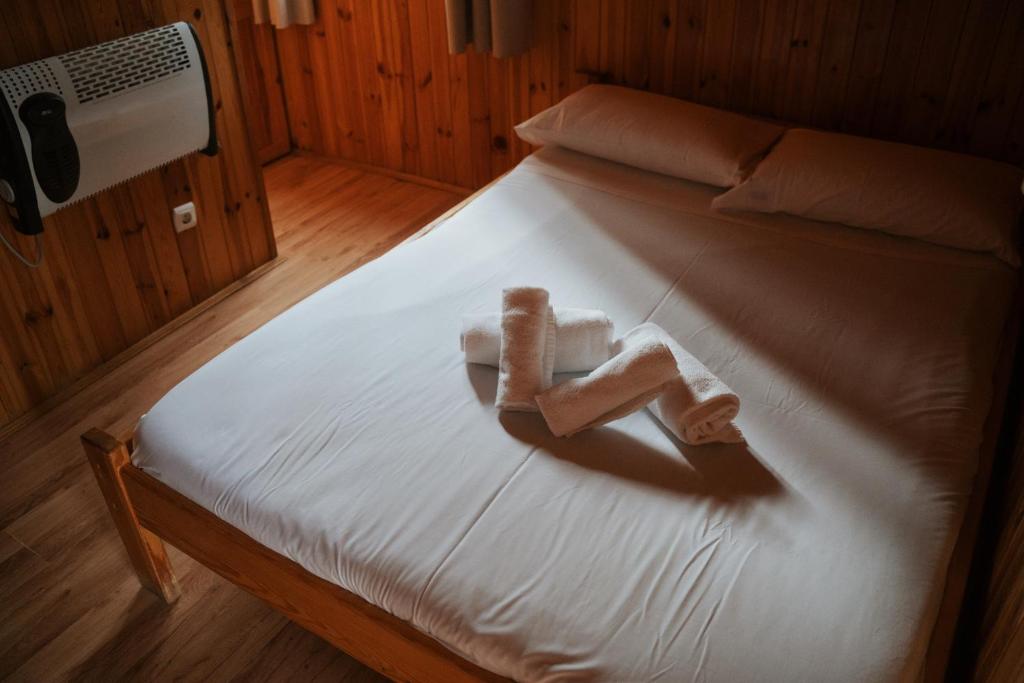 Postel nebo postele na pokoji v ubytování Camping Alquézar
