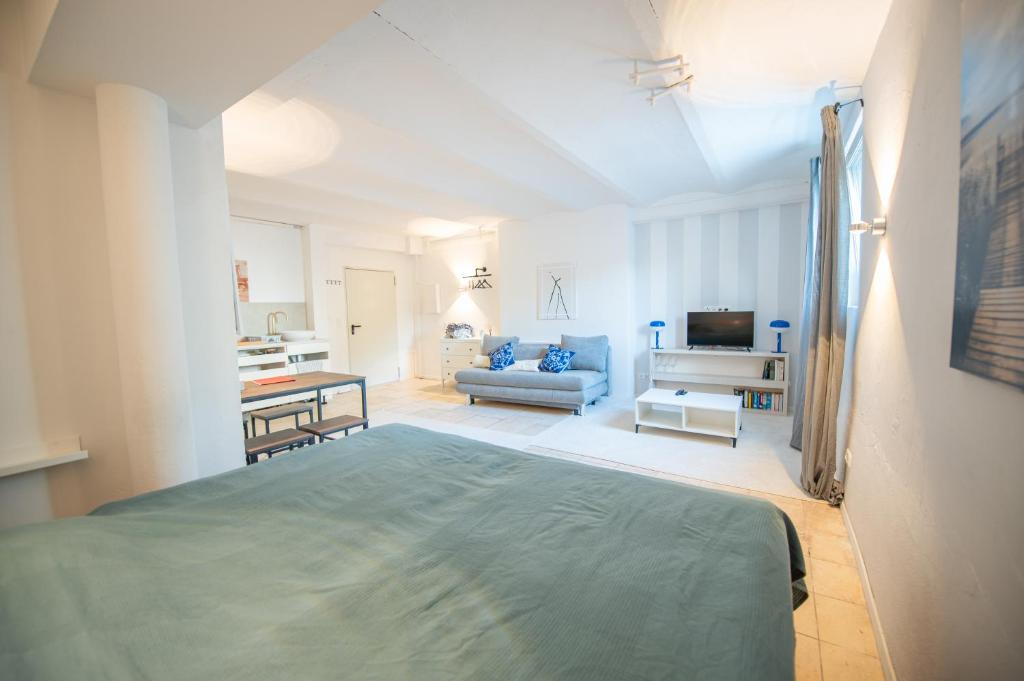 Postel nebo postele na pokoji v ubytování Kingsize Bett, Nahe Stadt und Alster, Ruhig