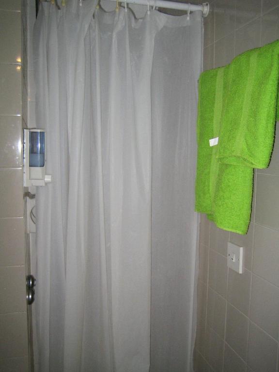 Koupelna v ubytování Onisillos Hotel