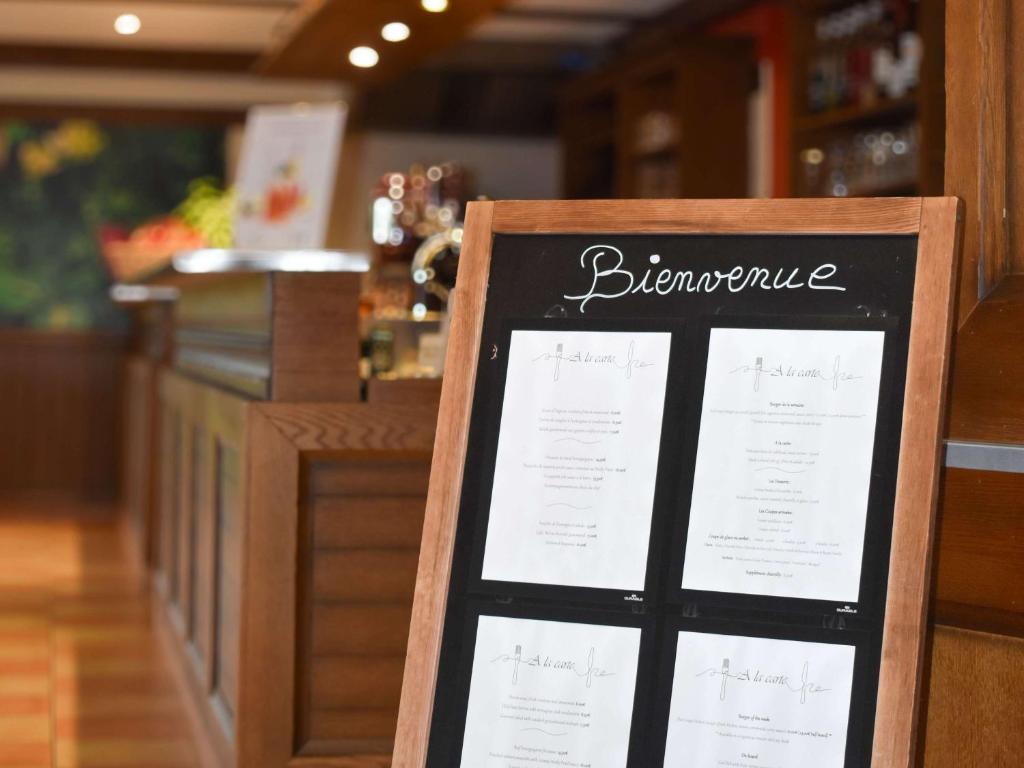 Certifikát, hodnocení, plakát nebo jiný dokument vystavený v ubytování ibis Albert Pays de Somme