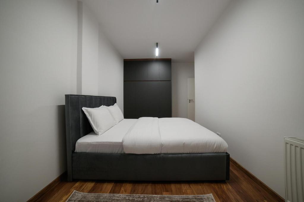 Emery Apartments - Superior Studio
