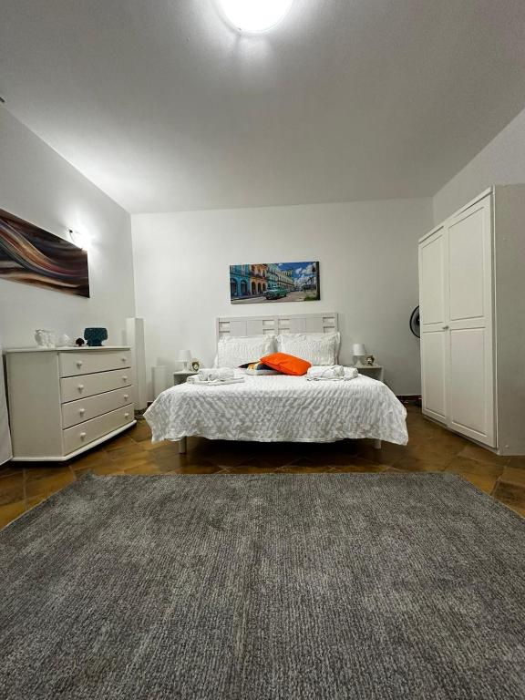 A bed or beds in a room at Il Piccolo Loft