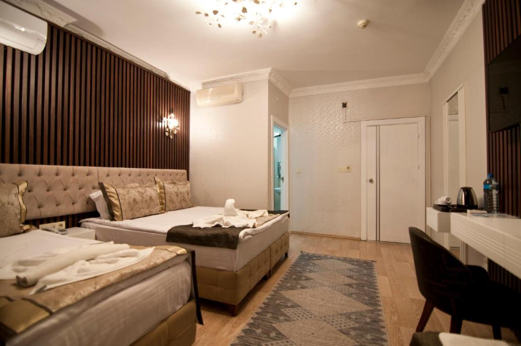 Hotel Broken Column - Семейная комната