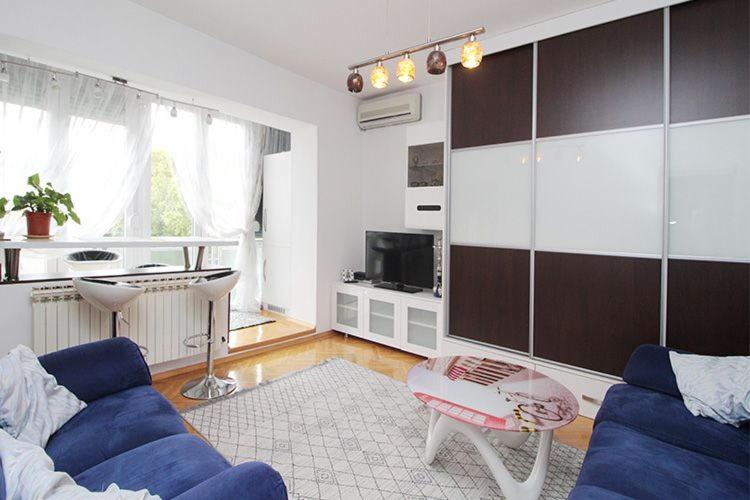 Χώρος καθιστικού στο Latin Apartment