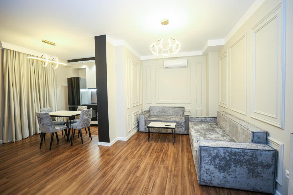 Miku Apartment -Charming One Bedroom At Komuna e Parisit - Imazhi 8