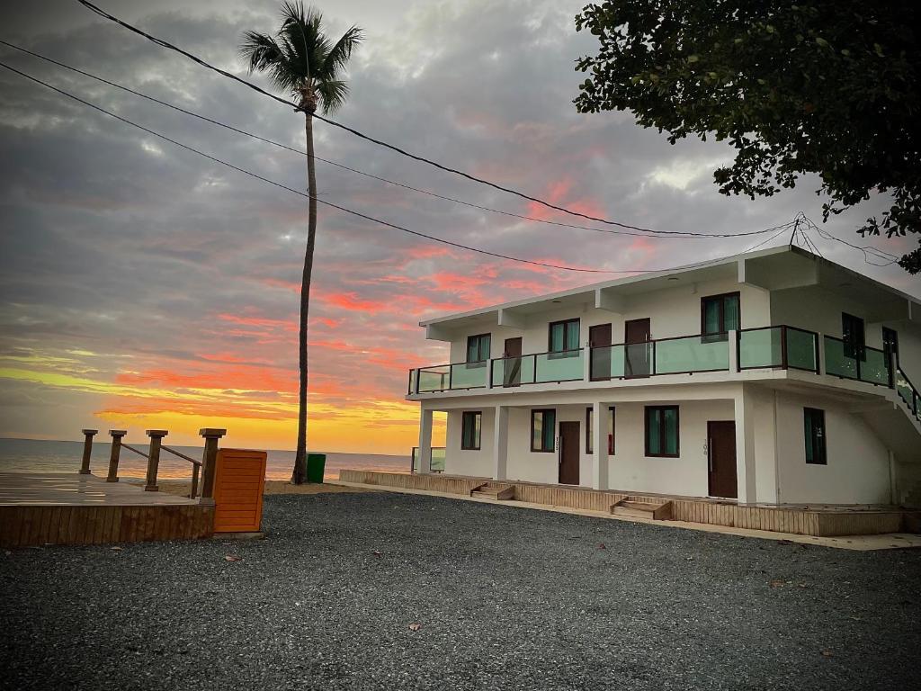1 Corcega Beachfront Suites - Suite De Lujo