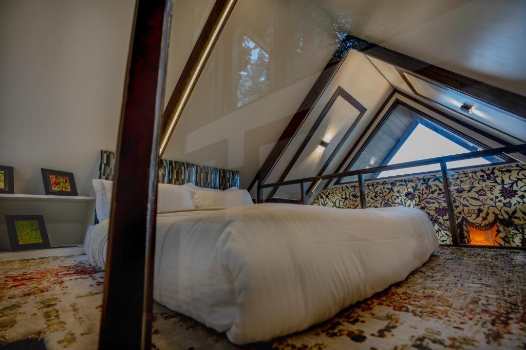 Solomons Gray - Villa