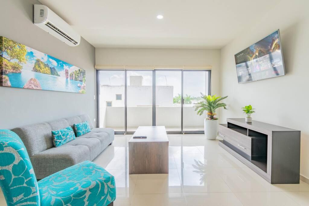 Un lugar para sentarse en Lujoso Condominio Tiburon a 3 Cuadras de la Playa