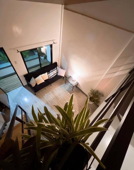 Cozy Loft Near the Airport & Beach-Unit I 4