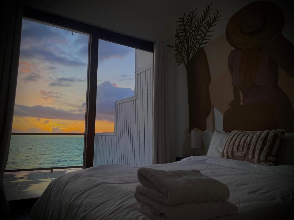 1 Corcega Beachfront Suites - Sala De Reina Con Balcón