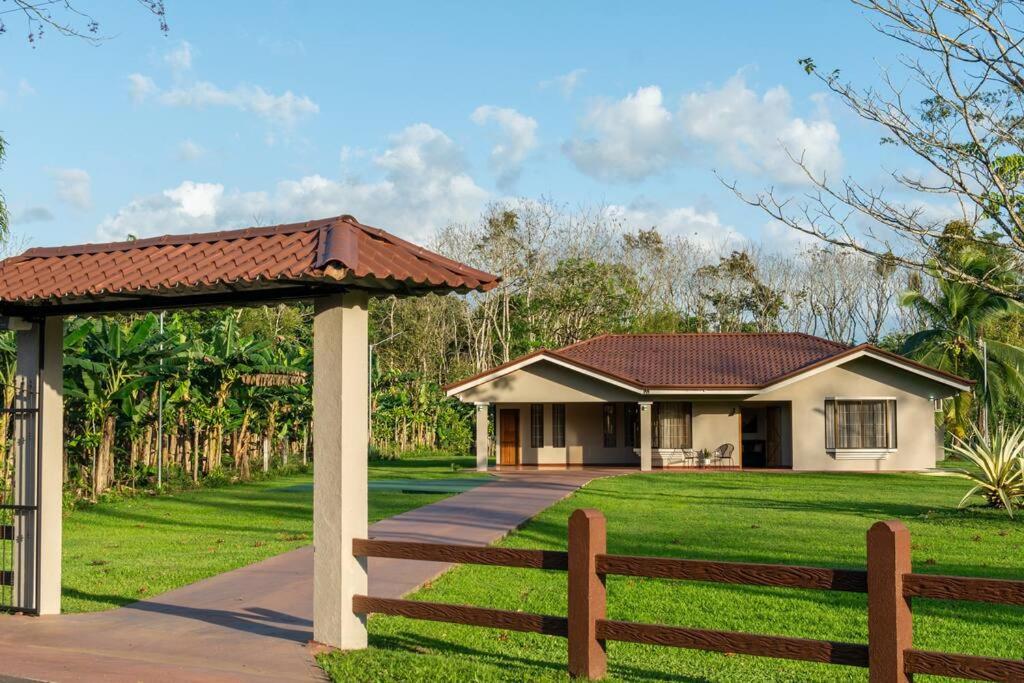 Zahrada ubytování Casa Roble Fortuna