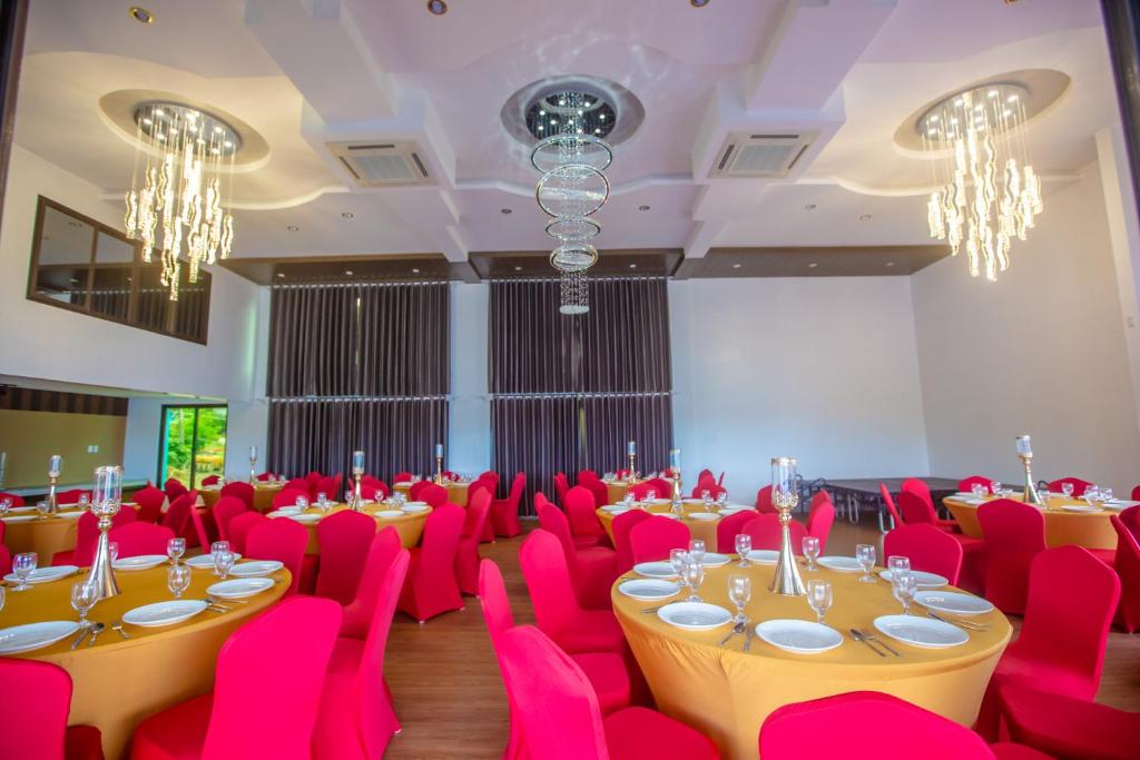 Restaurace v ubytování Horizon Hotel Romblon