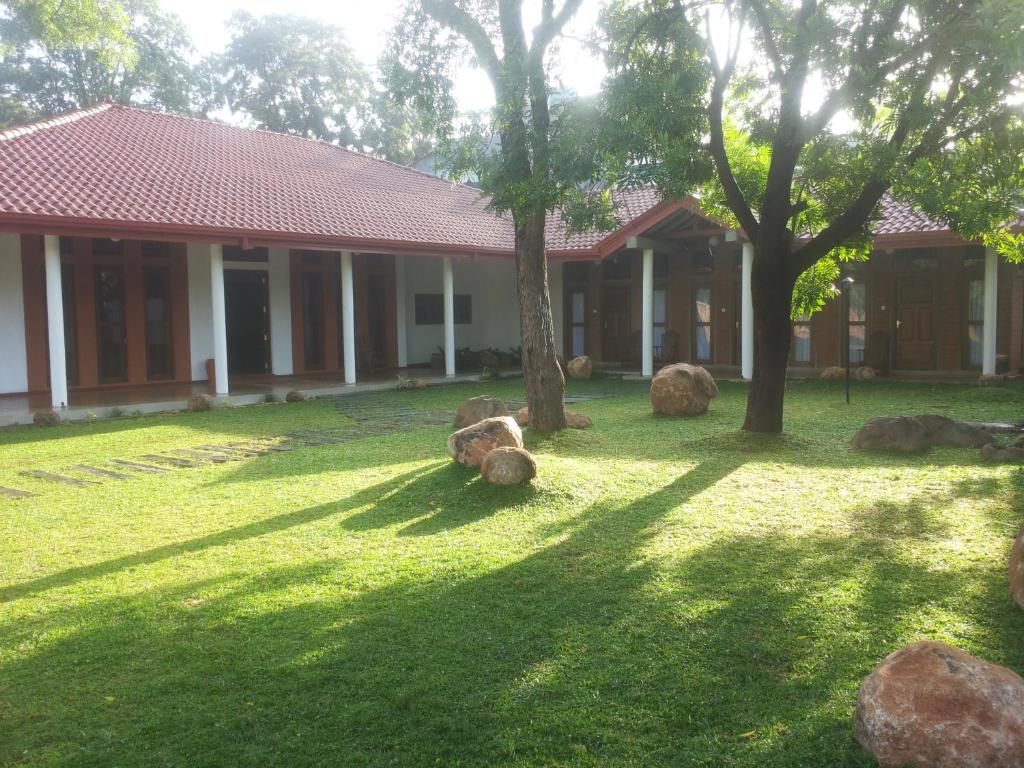 Zahrada ubytování Anuradhapura Kanimadala Resort