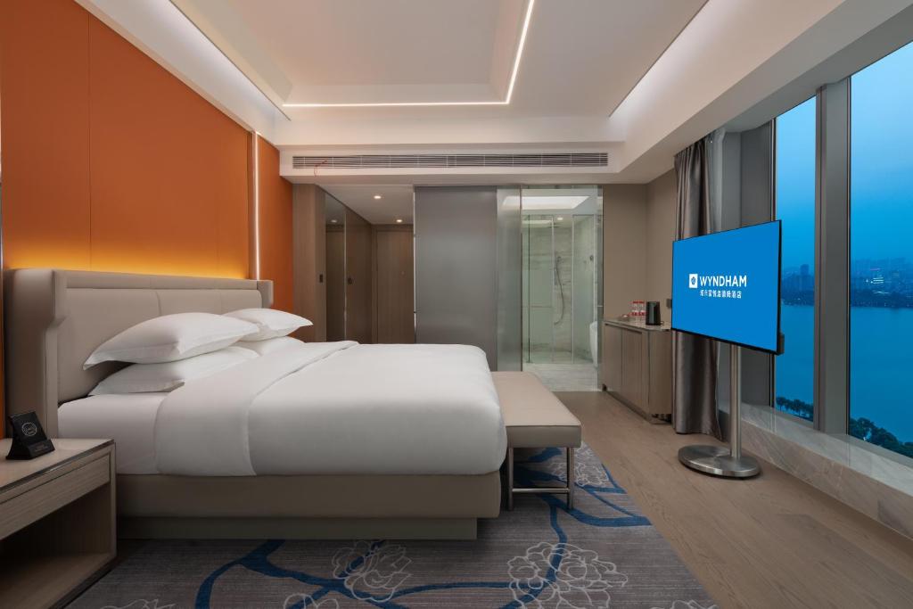 Wyndham Shaoxing Keqiao - Executive King Room Mit Vollseeblick