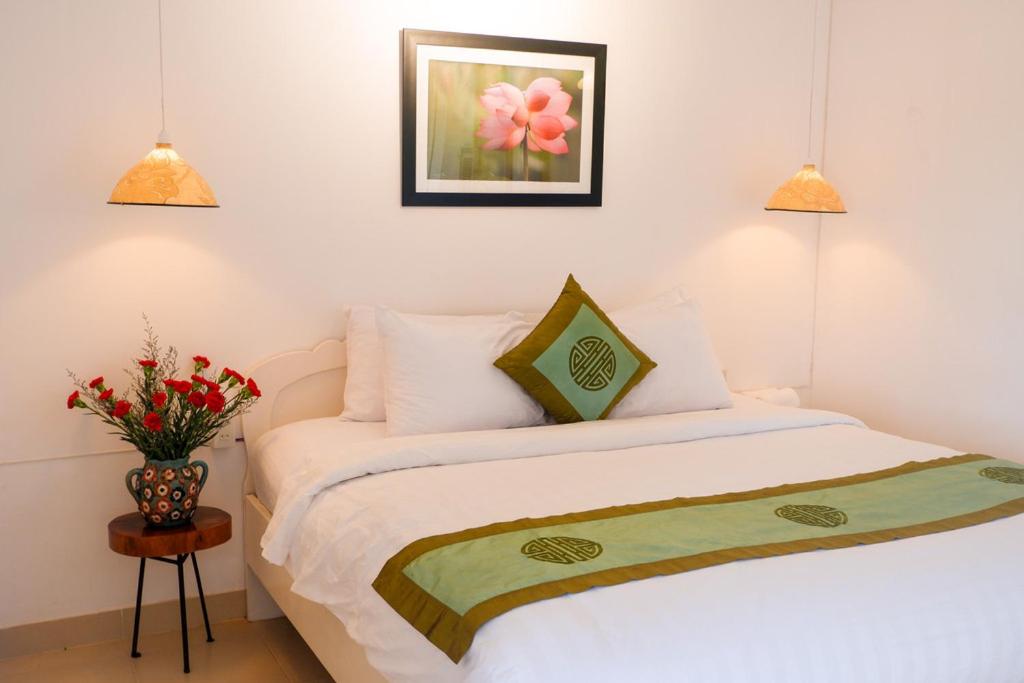 Purple Hue - Charming Riverside - 12