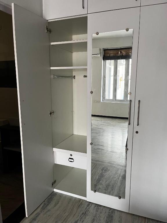 Fotografie z fotogalerie ubytování Metro Connected Homestay with Parkview v destinaci Greater Noida