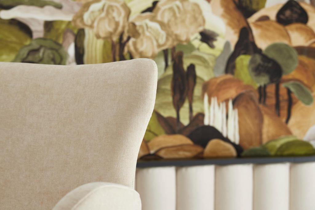 Best Western Premier Hotel des Vignes et des Anges - Junior King Suite With Sofa Bed