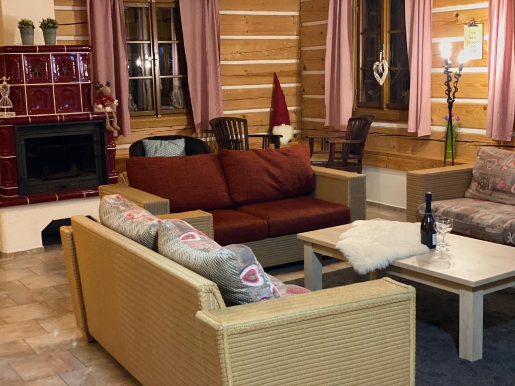 Posezení v ubytování CHALUPA Honzík - VILLA Vrchlabí