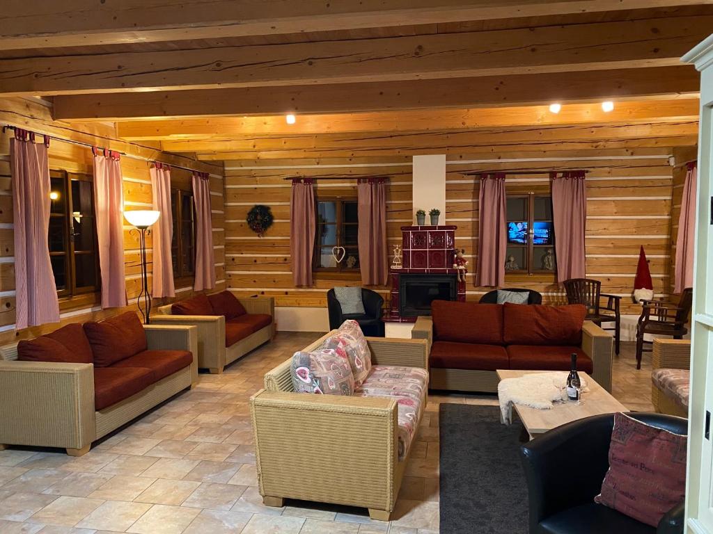 Posezení v ubytování CHALUPA Honzík - VILLA Vrchlabí