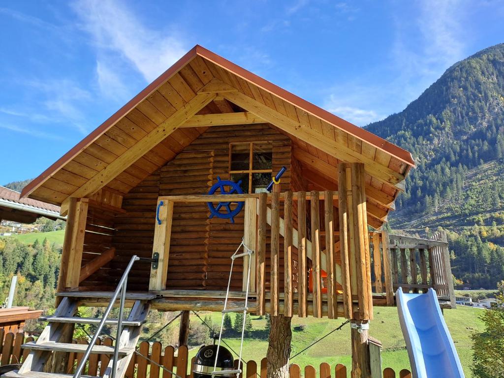 Výhľad na hory alebo výhľad na hory priamo z apartmánu