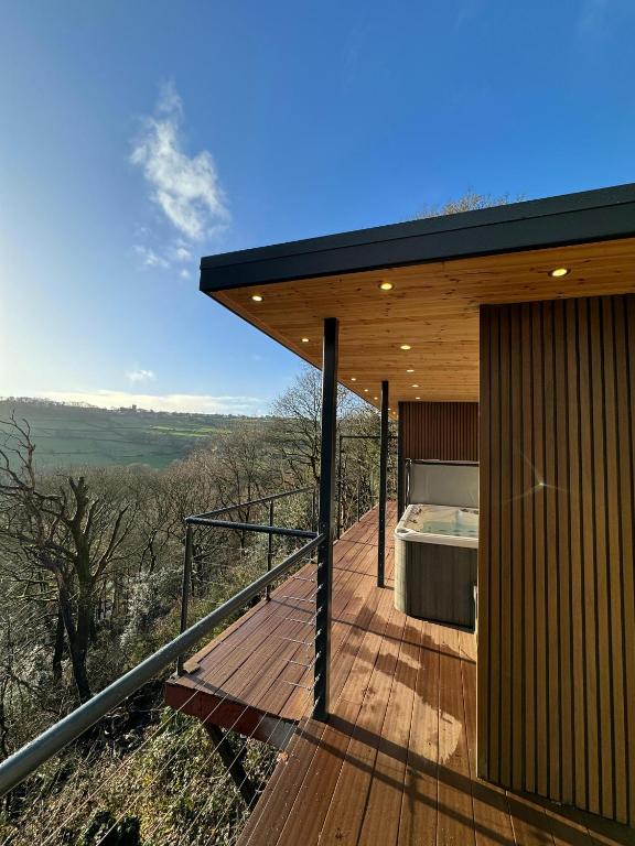 Woodroyd apartments - Suite With Hot Tub