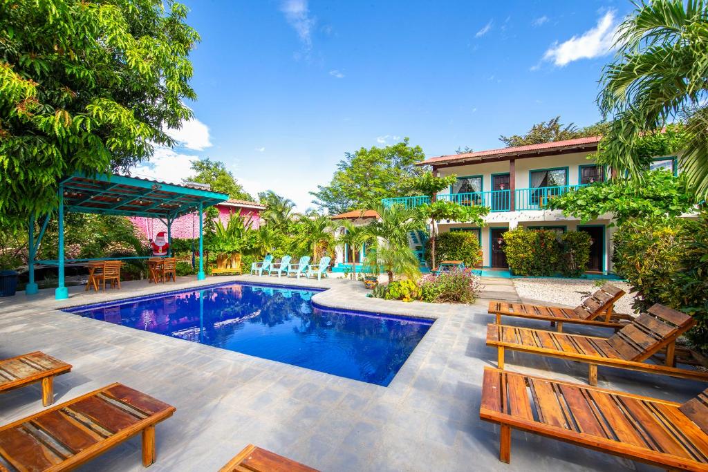 Bazén v ubytování Hotel Diversion Tropical nebo v jeho okolí