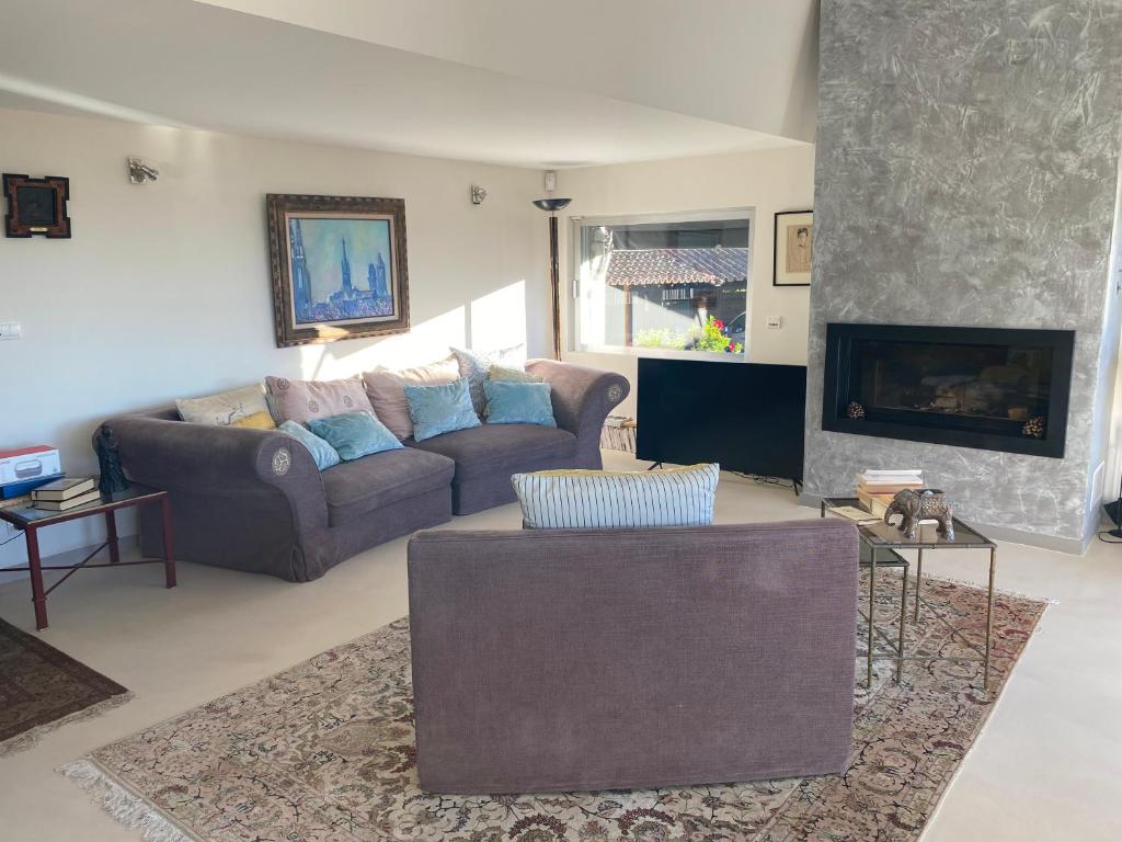 Posedenie v ubytovaní Villa Galateias, un coin de Paradis, superbe vue avec piscine privée