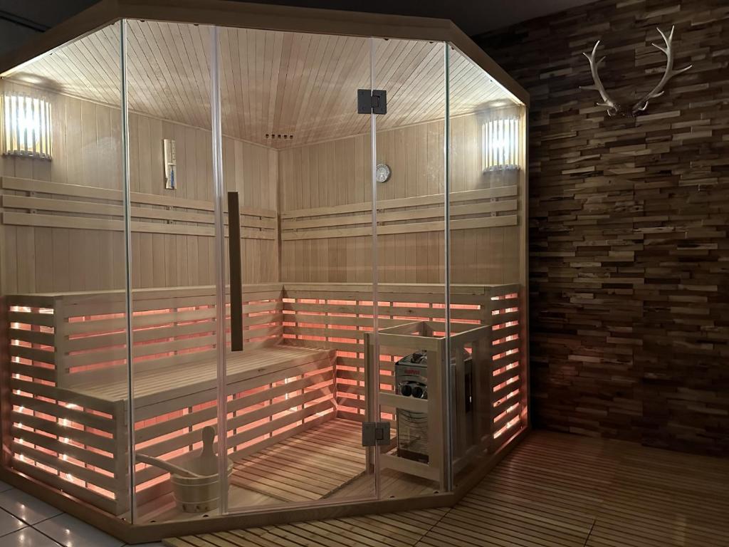 a saificialificialificialificialificialificialificialificialificialificialificialificialificialificialificialificialificialificiali di Großzügige und romantische Wellnessoase mit privater Sauna in ruhiger Lage a Karlsbad