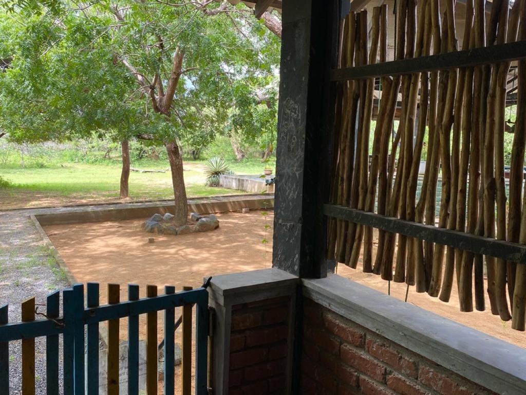 Zahrada ubytování Yala Ying Yang Hostel & Camping