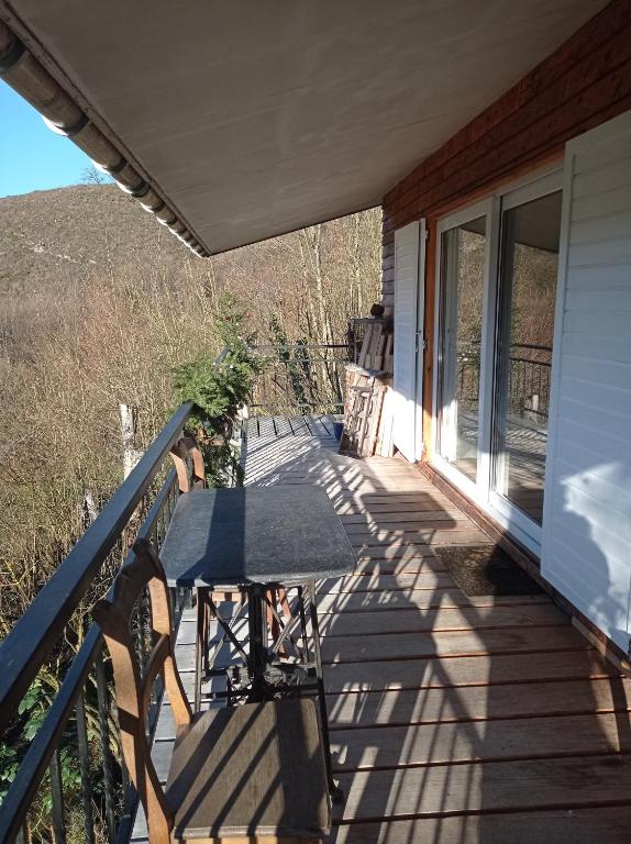 Balkón nebo terasa v ubytování le chalet des remparts
