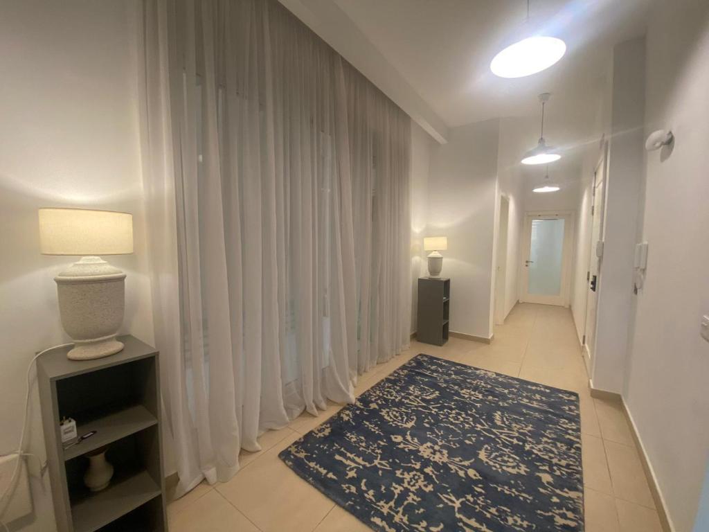 Imagen de la galería de St Julians Apt with Pool, en San Julián