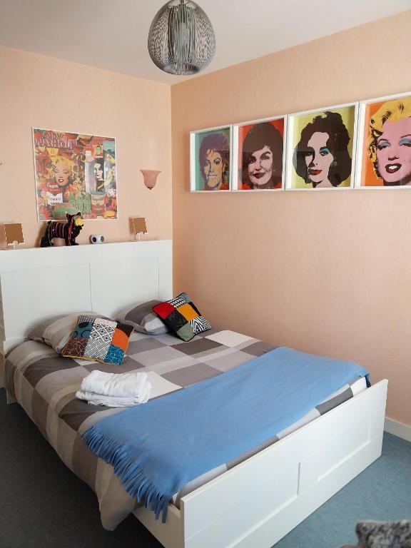 Le Relais du Chateau - Chambre Familiale Avec Salle De Bains Privative