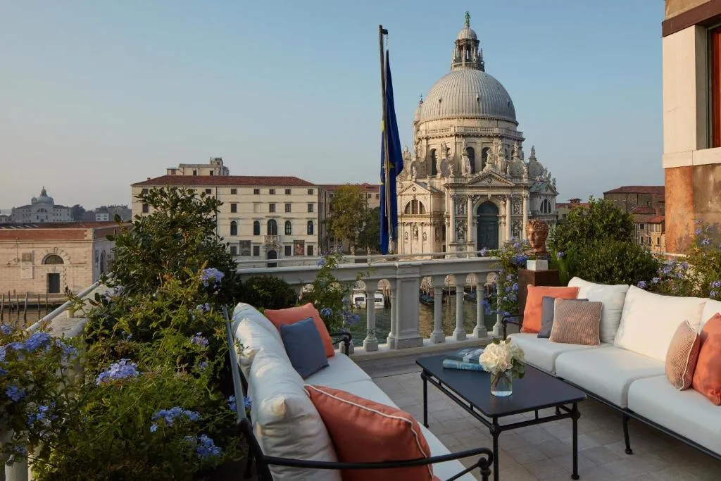 One-Bedroom King Suite with Terrace