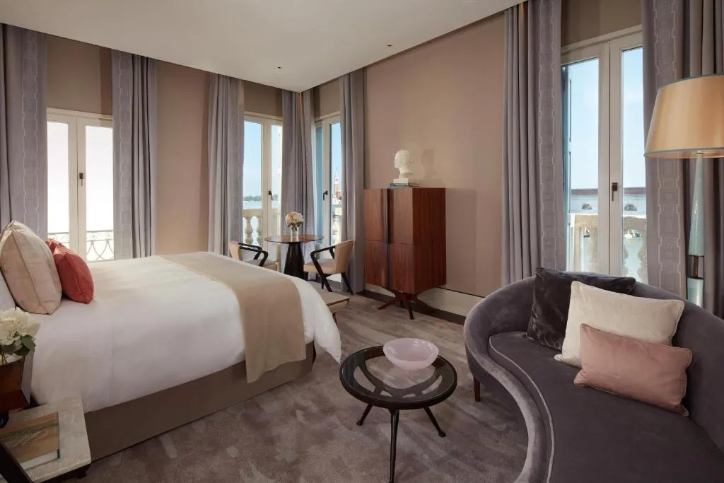 King Room with Canal View