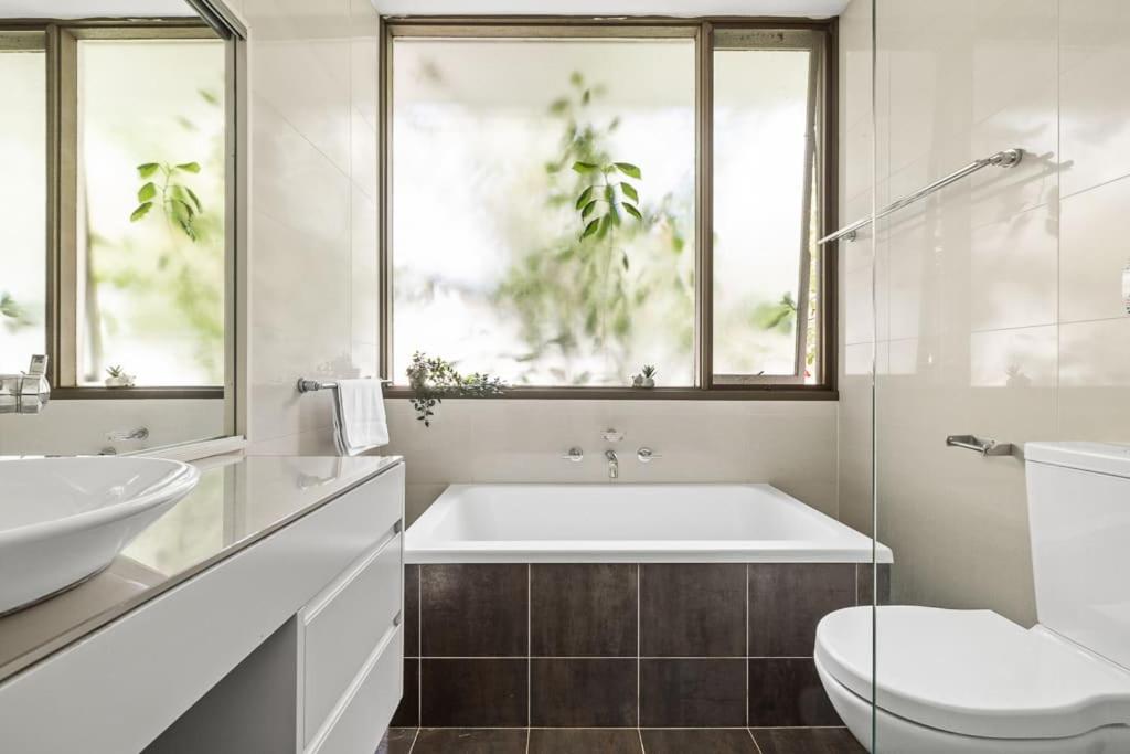 Koupelna v ubytování Relaxed Queen Room - Serene Spot at Pymble - Shared Bathroom