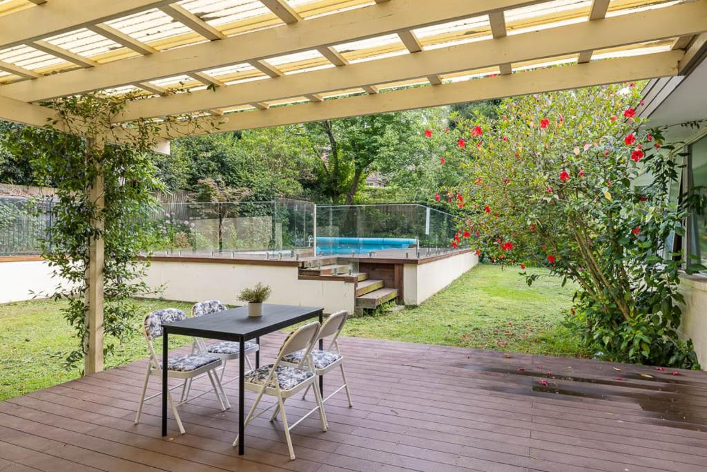 Zahrada ubytování Relaxed Queen Room - Serene Spot at Pymble - Shared Bathroom