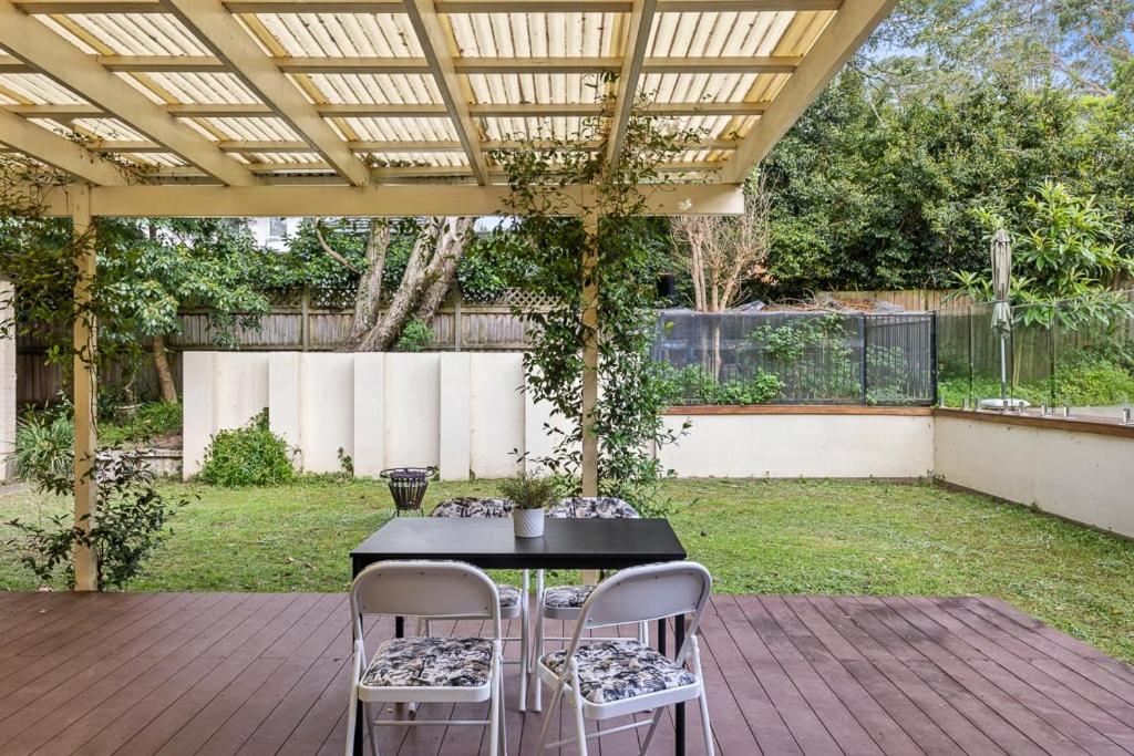 Zahrada ubytování Relaxed Queen Room - Serene Spot at Pymble - Shared Bathroom