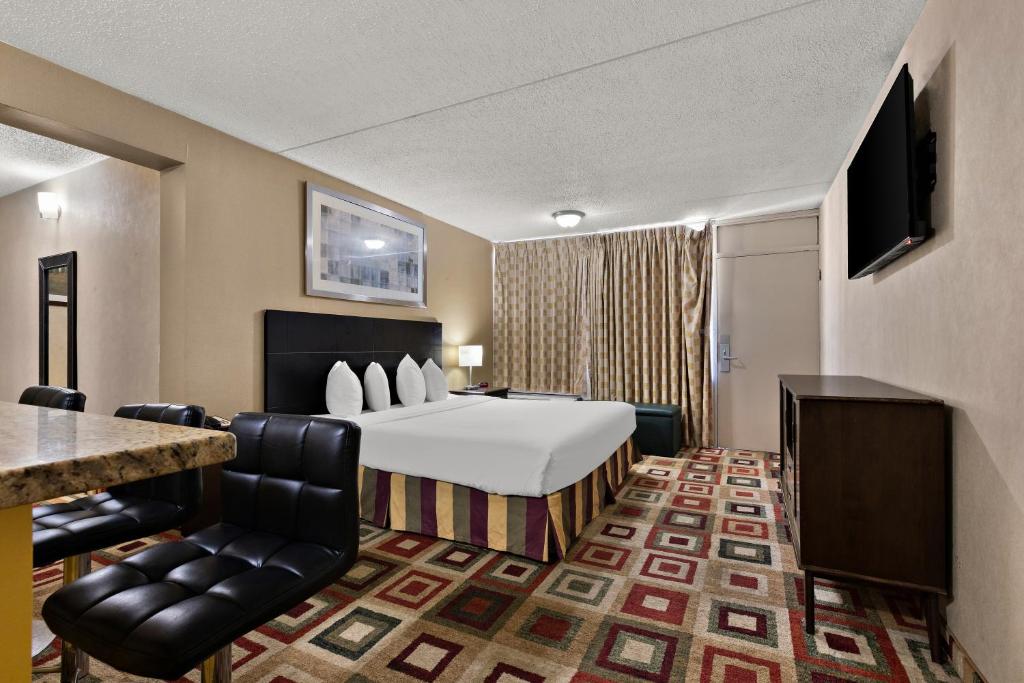 TV a/nebo společenská místnost v ubytování Quality Inn Wayne - Fairfield Area