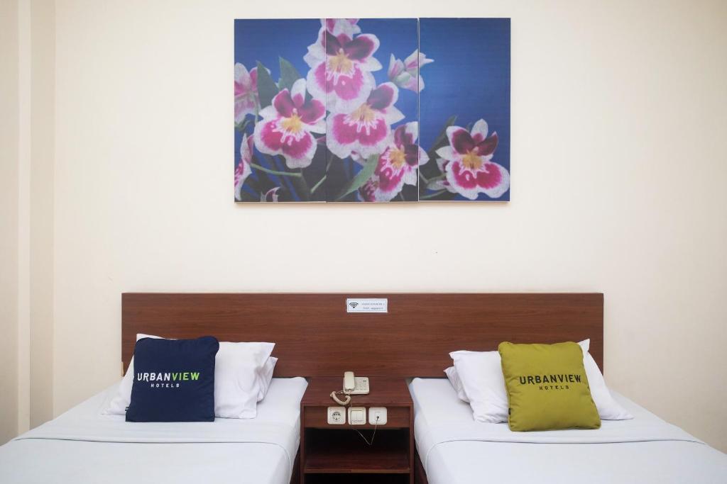 Urbanview Hotel Anggraeni Jatibarang - Twin Room