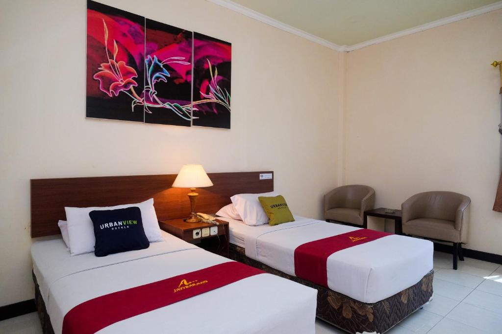 Urbanview Hotel Anggraeni Jatibarang - Superior Twin Room