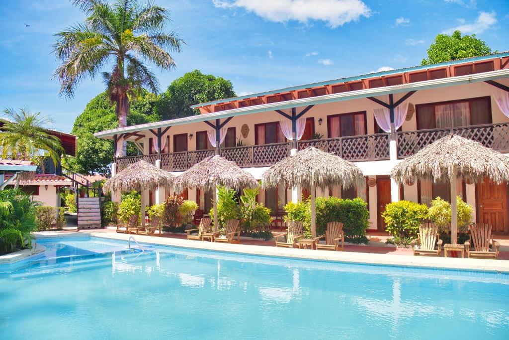 Bazén v ubytování Samara Pacific Lodge nebo v jeho okolí