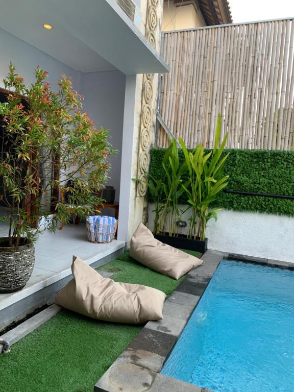 Bazén v ubytování Chua Guest house Canggu nebo v jeho okolí