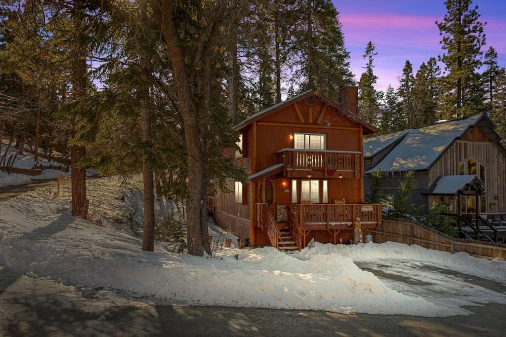 Moon Bears Modern Chic Dog Friendly Cabin, Big Bear Lake (updated