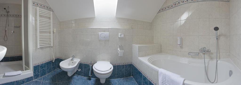 Koupelna v ubytování Hotel Tyl