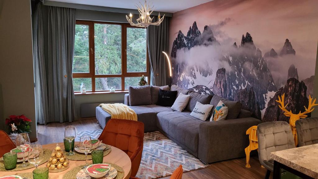 Khu vực ghế ngồi tại Pinewood ANG premium luxurious apartment 15