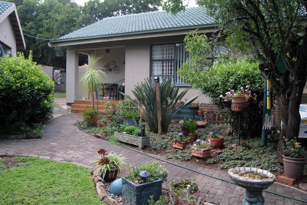 Stop-a-While - Housity