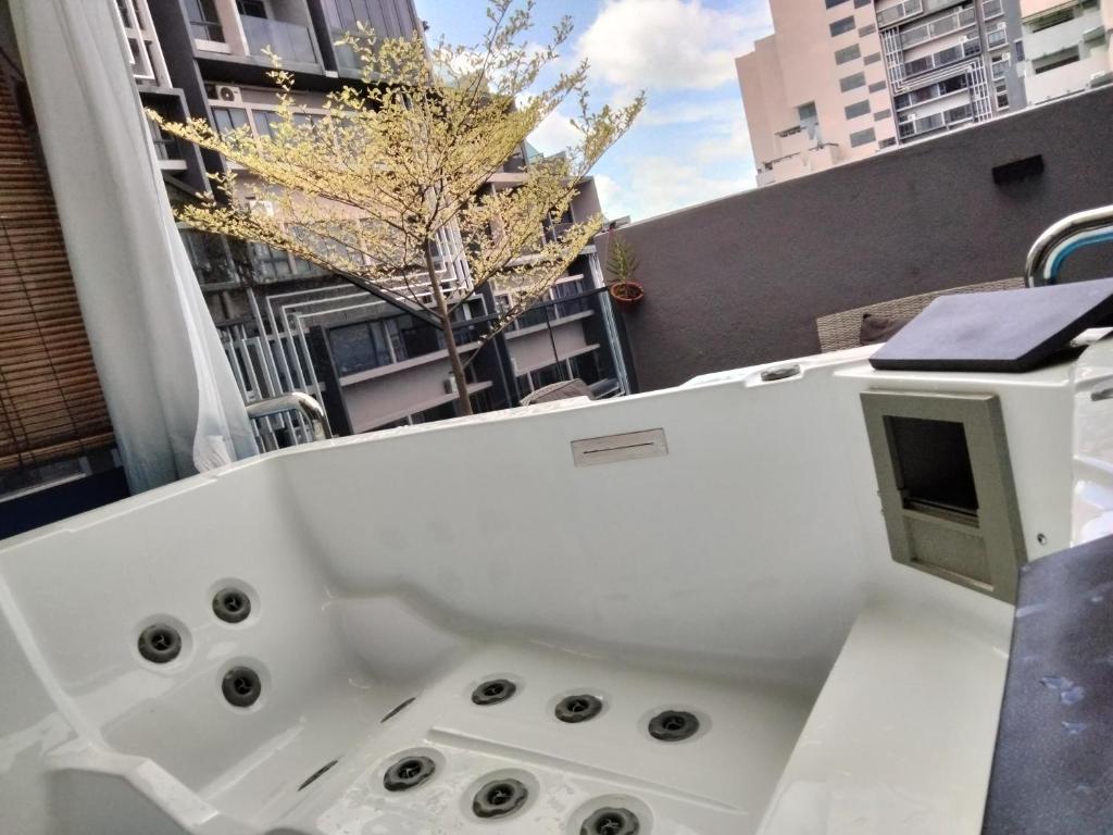 Gallery image of Private Hot Jacuzzi Imperio Residence Melaka in Malacca