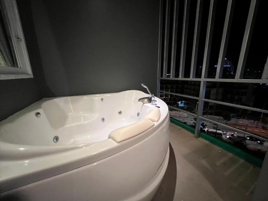 Fotografie z fotogalerie ubytování Zephyr Grand Hotel v destinaci Pláž Patong